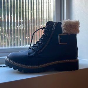 Winter combat boots